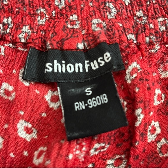 Fashion Fuse Red Boho Shorts Size Small - Picture 2 of 8
